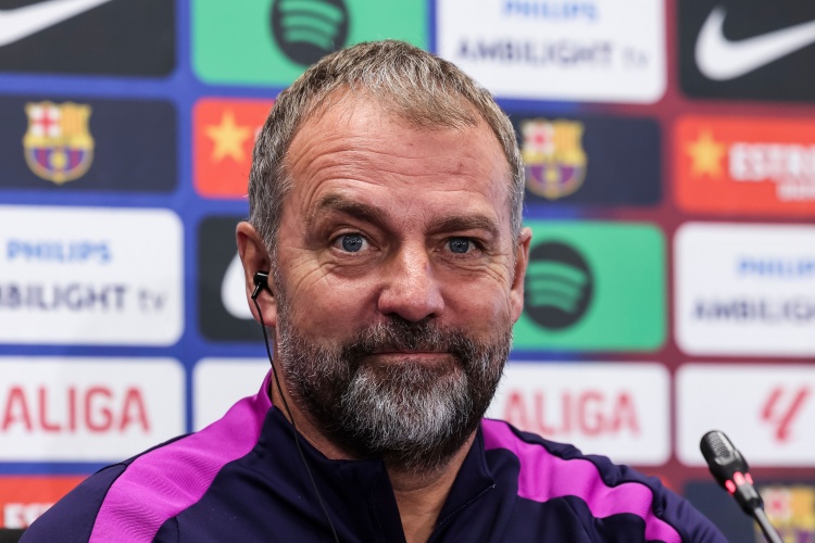 体育直播-弗里克：费尔明是呼吸着巴萨DNA的球员 德容攻防两端水平都很高